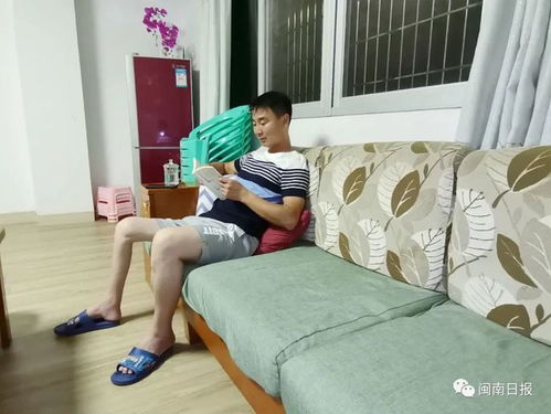 漳州芗城区某珠宝店突发抢劫案,面对歹徒的尖刀,他