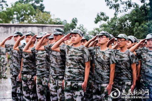 涟源工贸中专 上好新生军训第一课